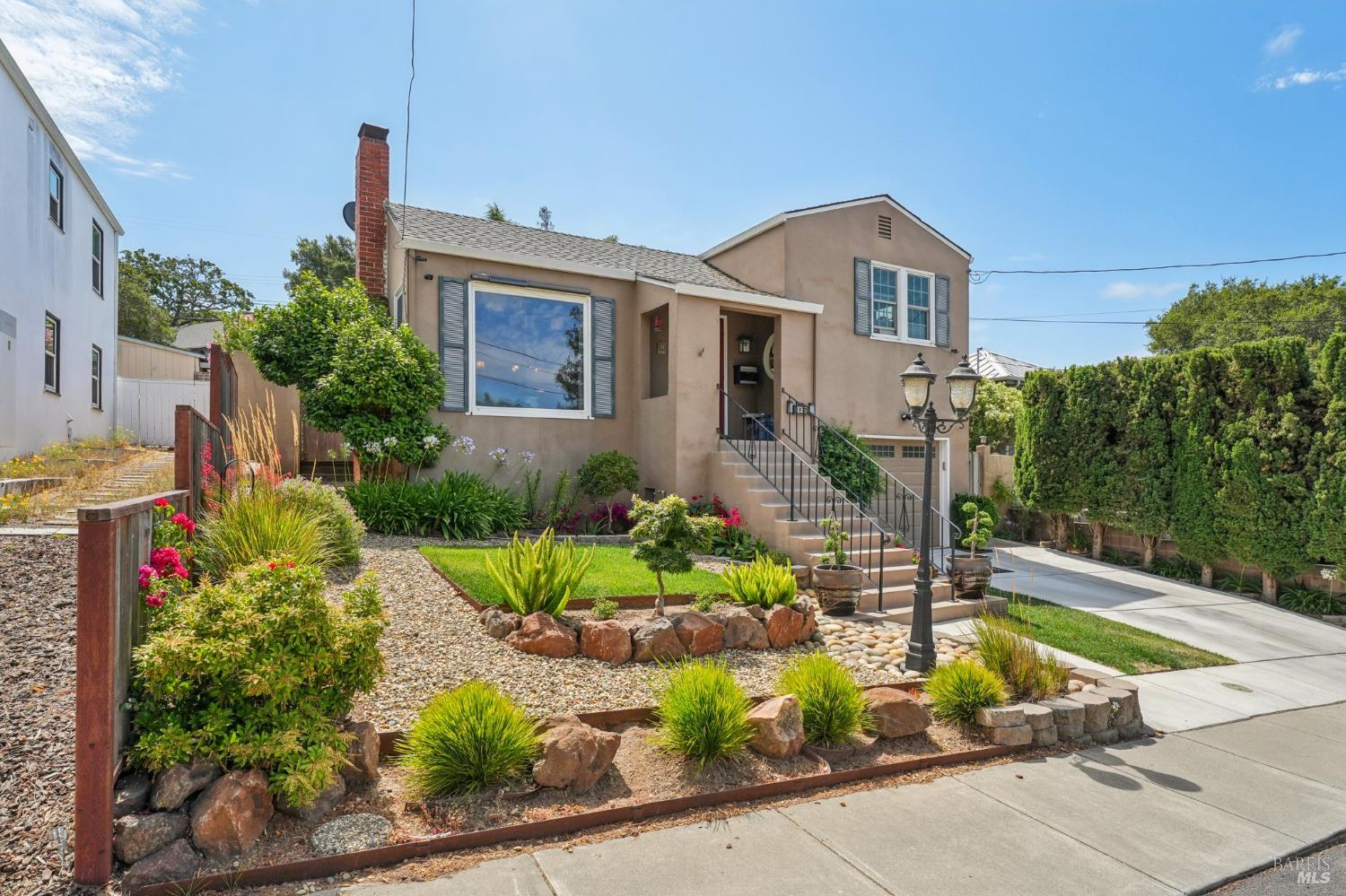 Detail Gallery Image 6 of 68 For 1072 Raymond Ave, Napa,  CA 94559 - 3 Beds | 1/1 Baths