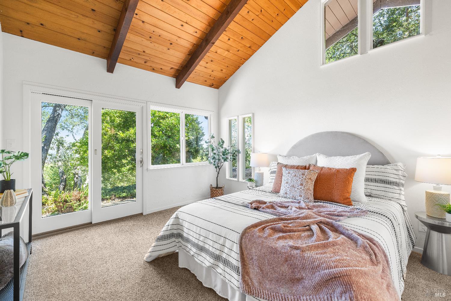 Detail Gallery Image 16 of 44 For 3051 Redwood Rd, Napa,  CA 94558 - 3 Beds | 4 Baths