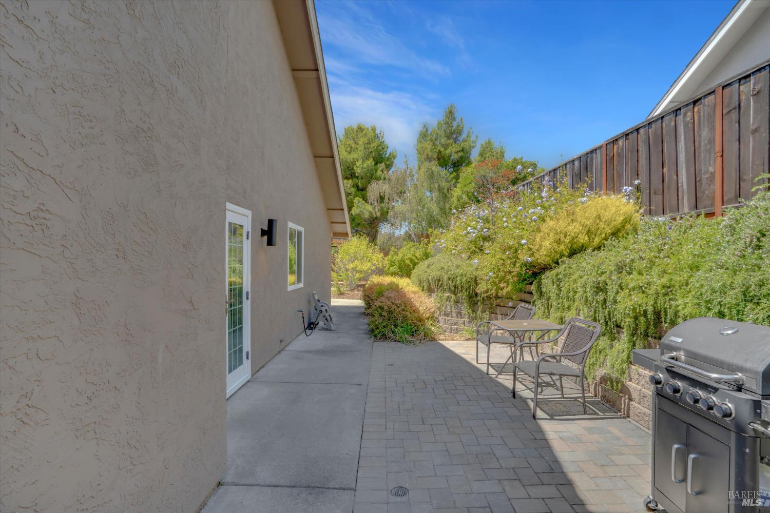 Detail Gallery Image 27 of 40 For 871 Hanlon Way, Benicia,  CA 94510 - 4 Beds | 2 Baths