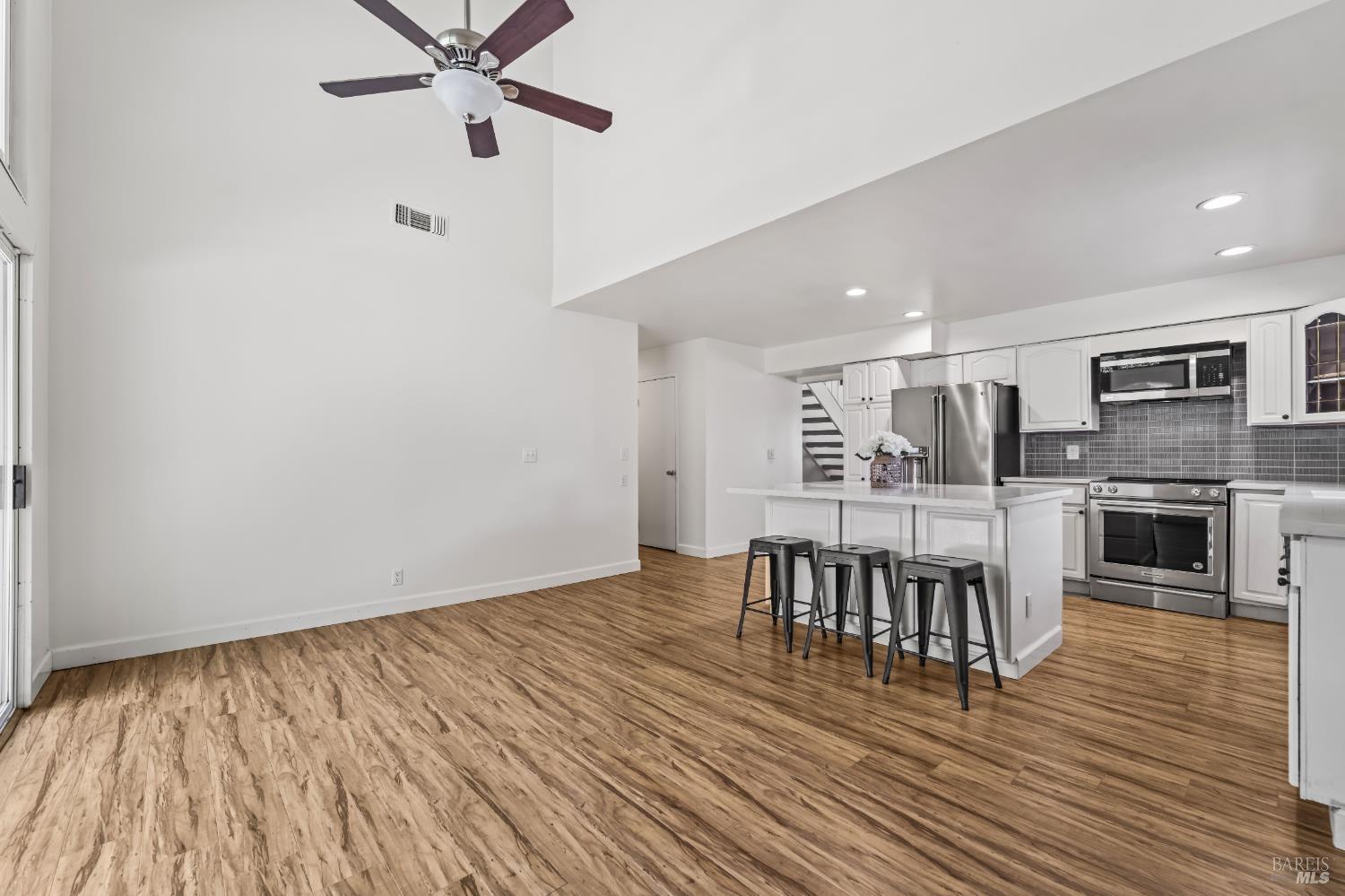 Detail Gallery Image 8 of 35 For 2246 Carver Pl, Fairfield,  CA 94533 - 4 Beds | 2 Baths