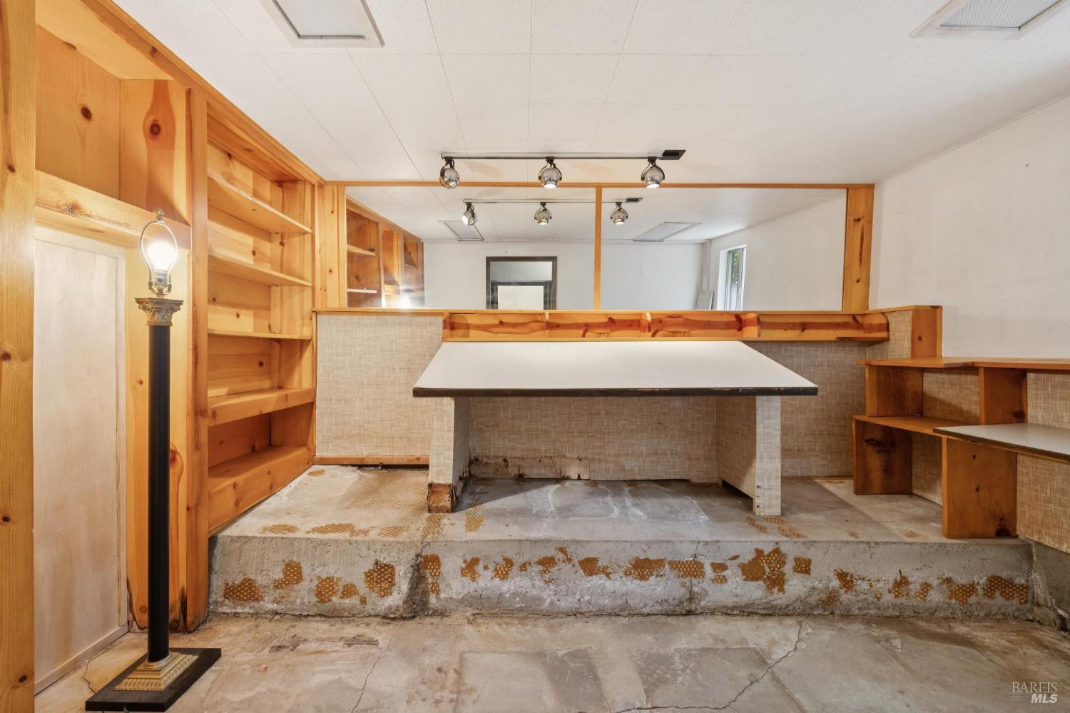 Detail Gallery Image 40 of 52 For 352 Shoreline Hwy, Mill Valley,  CA 94941 - 3 Beds | 2/1 Baths