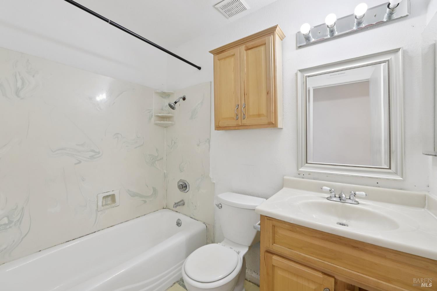 Detail Gallery Image 17 of 41 For 112 Lilac Ct, Vallejo,  CA 94589 - 3 Beds | 2 Baths