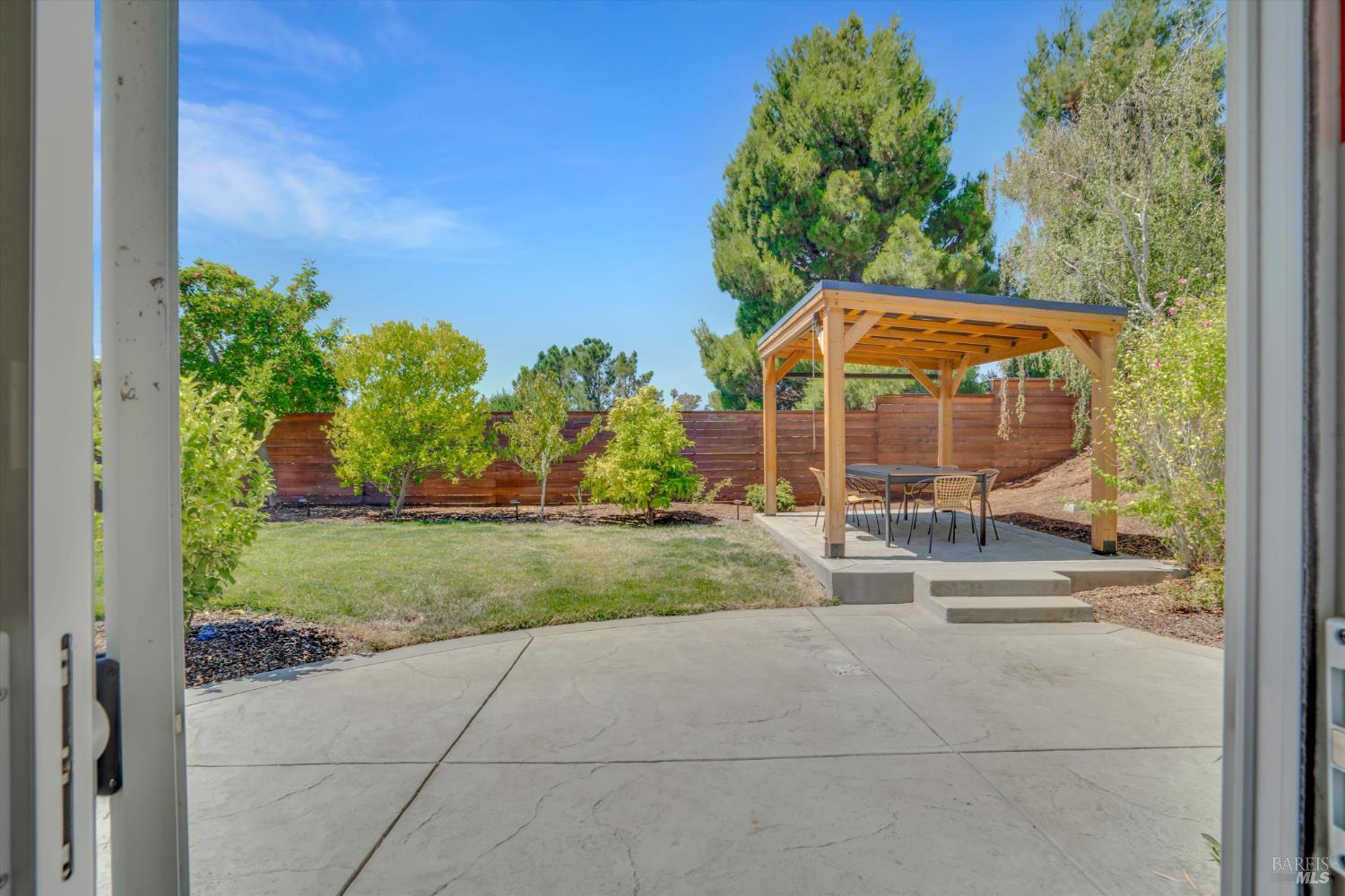 Detail Gallery Image 24 of 40 For 871 Hanlon Way, Benicia,  CA 94510 - 4 Beds | 2 Baths