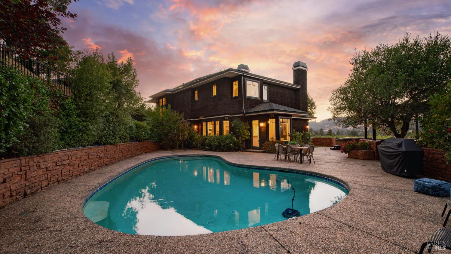 Detail Gallery Image 3 of 83 For 1 the Alameda Knls, San Anselmo,  CA 94960 - 5 Beds | 5/1 Baths