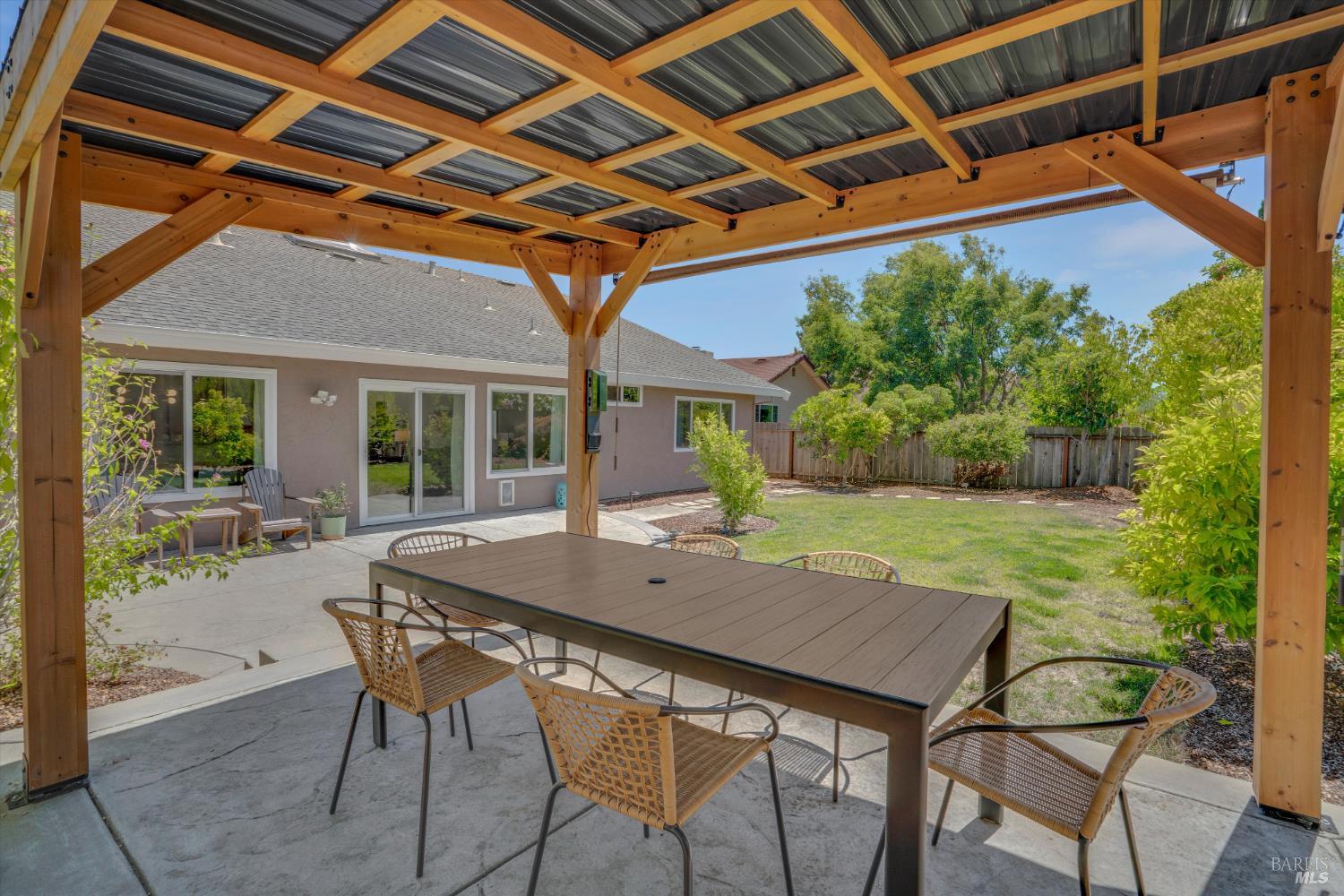 Detail Gallery Image 31 of 40 For 871 Hanlon Way, Benicia,  CA 94510 - 4 Beds | 2 Baths