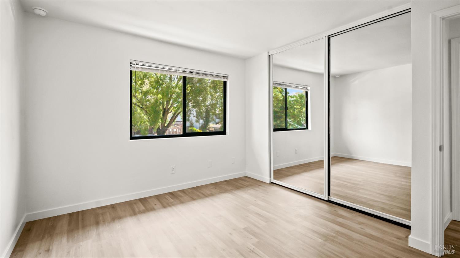 Detail Gallery Image 13 of 27 For 307 Occidental Cir, Santa Rosa,  CA 95401 - 3 Beds | 2/1 Baths