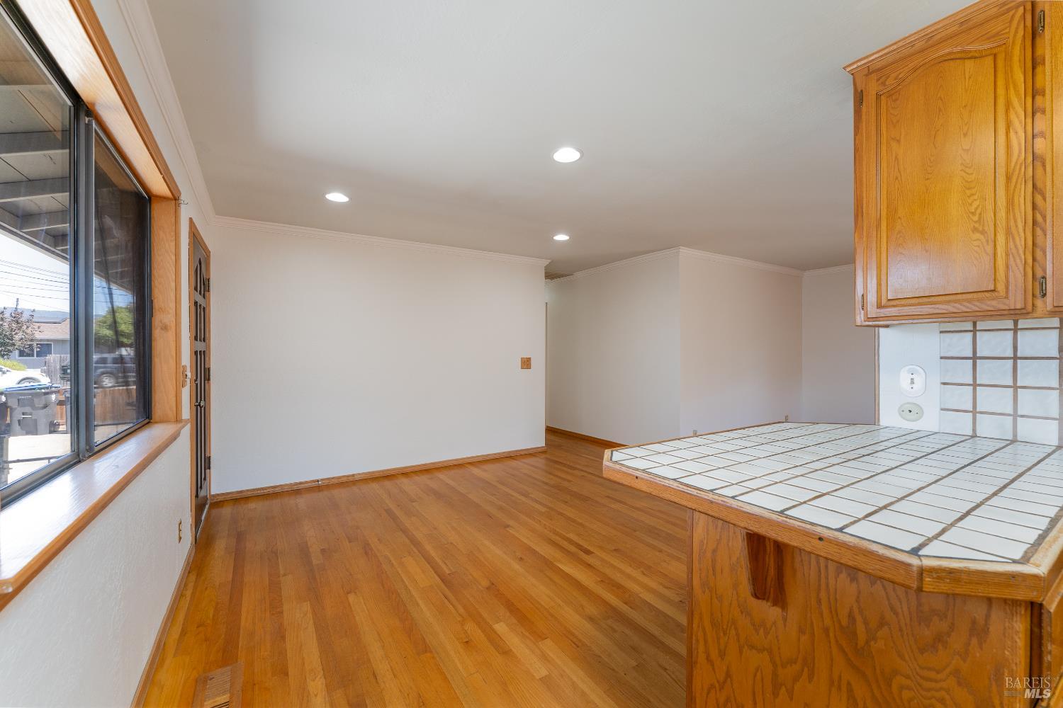 Detail Gallery Image 10 of 29 For 225 Zinfandel Dr, Ukiah,  CA 95482 - 3 Beds | 2 Baths