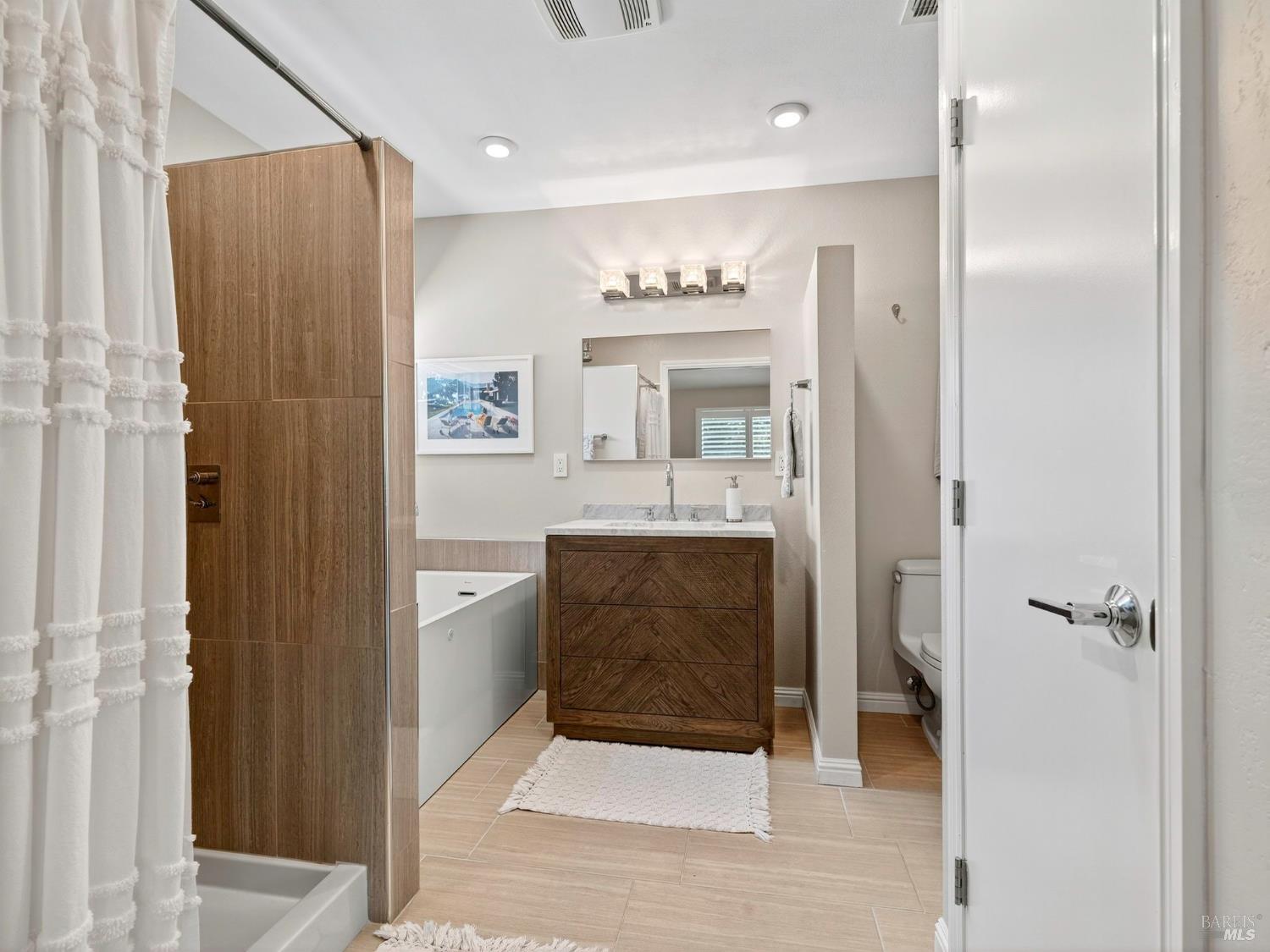 Detail Gallery Image 30 of 46 For 245 Hummingbird Ct, Healdsburg,  CA 95448 - 4 Beds | 2 Baths