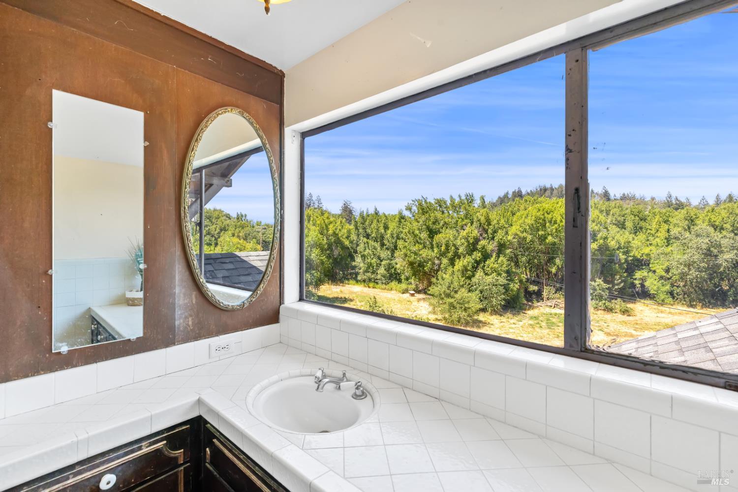 Detail Gallery Image 20 of 55 For 1194 Felta Rd, Healdsburg,  CA 95448 - 4 Beds | 3 Baths
