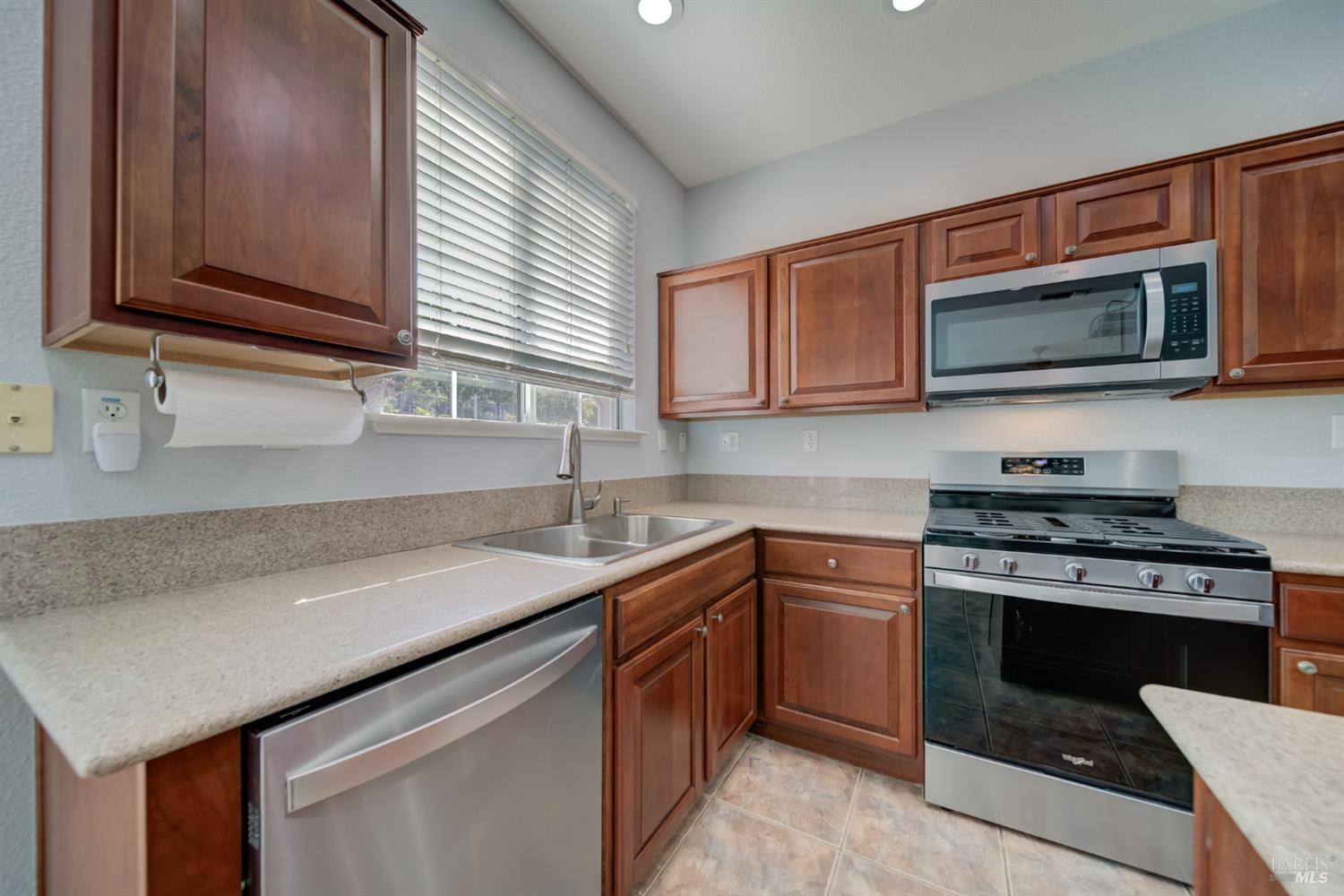 Detail Gallery Image 19 of 57 For 606 Idyllwild Ct, Fairfield,  CA 94534 - 4 Beds | 3 Baths