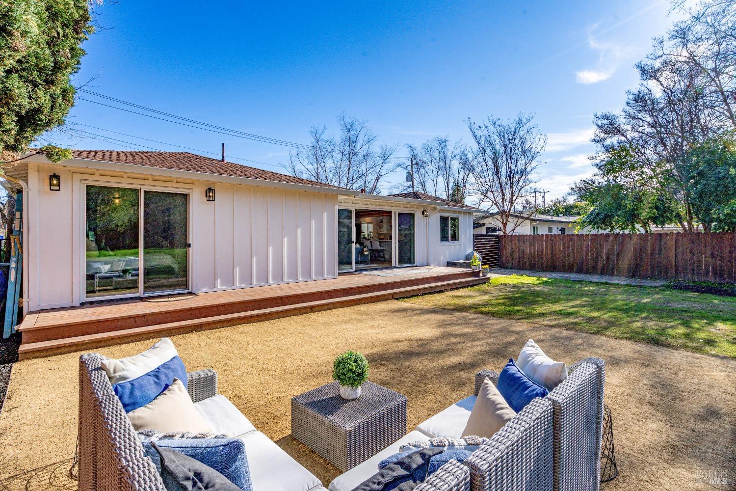 Detail Gallery Image 22 of 27 For 1133 Oak Ave, Saint Helena,  CA 94574 - 3 Beds | 2 Baths