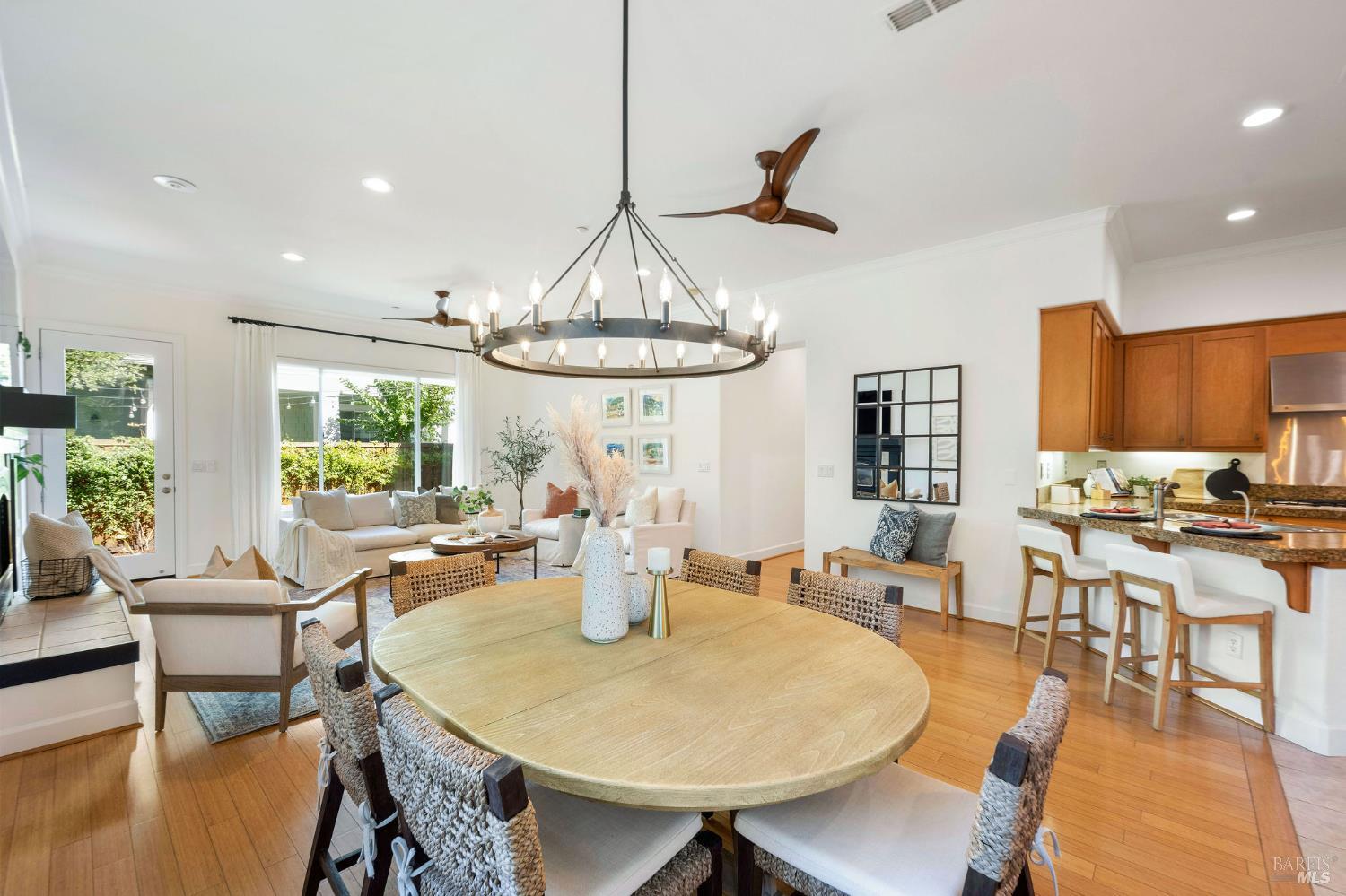 Detail Gallery Image 10 of 27 For 900 Donner Ave, Sonoma,  CA 95476 - 3 Beds | 2 Baths