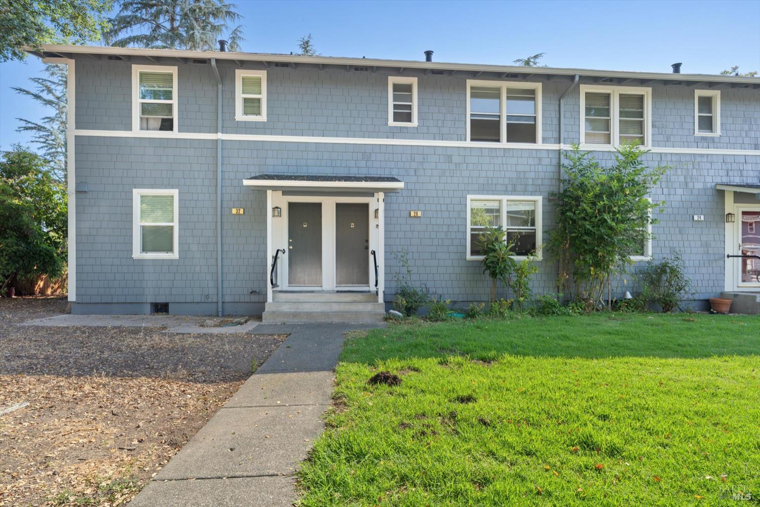 Detail Gallery Image 2 of 14 For 28 Lovejoy Way, Novato,  CA 94949 - 3 Beds | 1 Baths