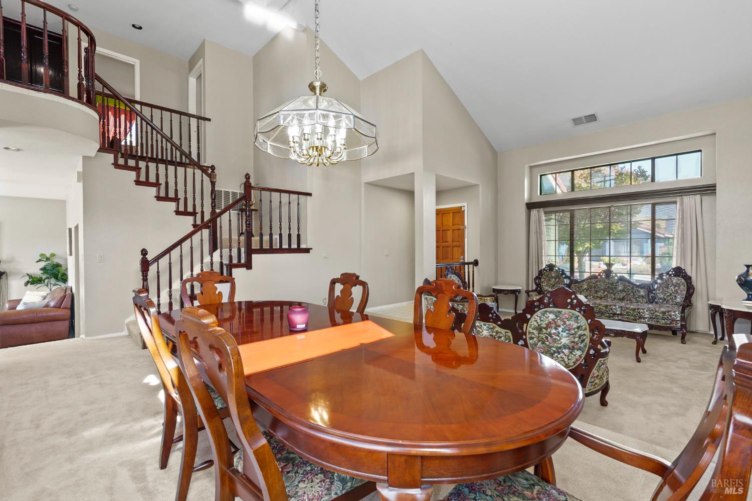 Detail Gallery Image 3 of 24 For 410 Newcastle Ct, Vallejo,  CA 94591 - 4 Beds | 2/1 Baths