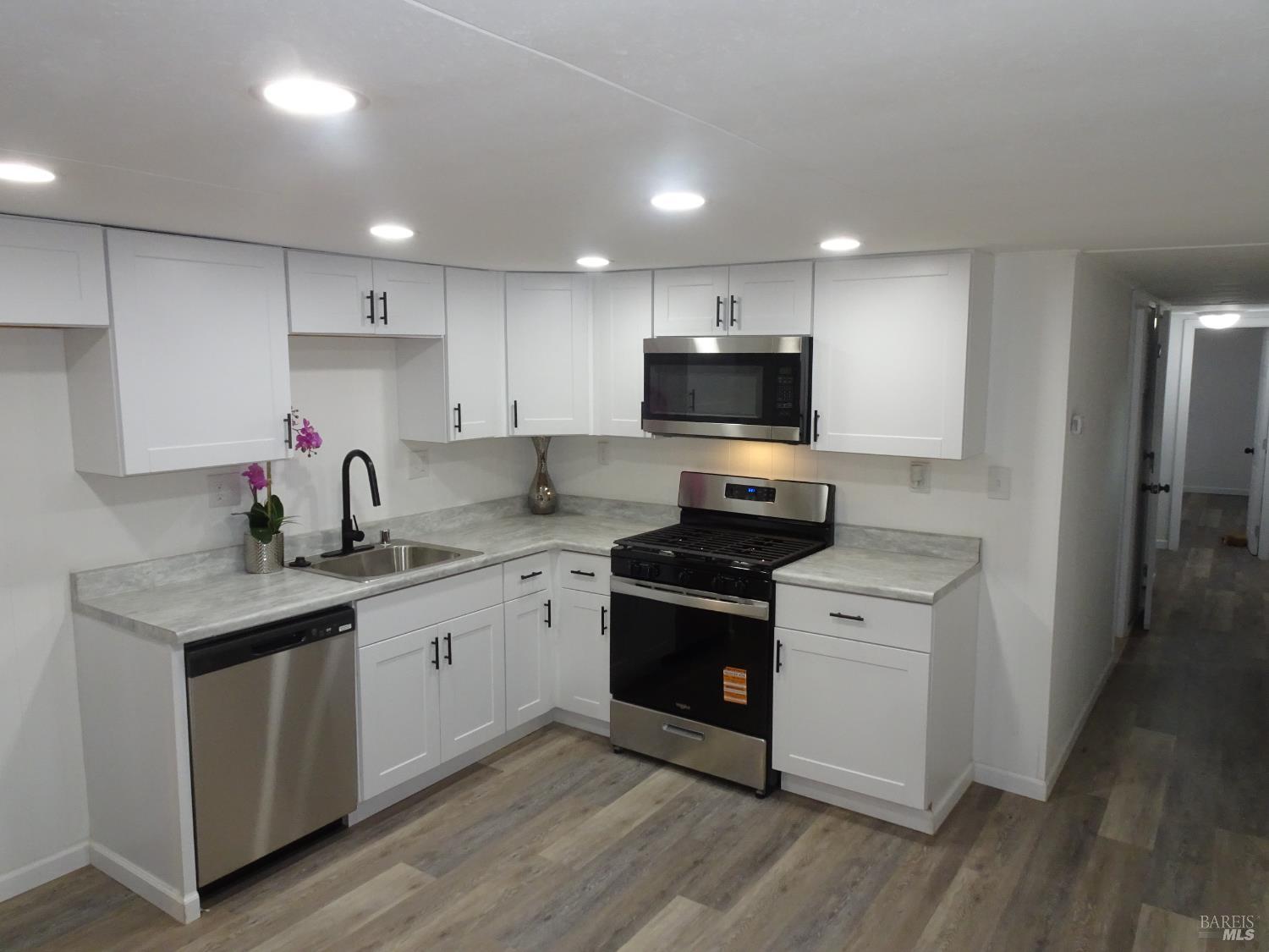 Detail Gallery Image 13 of 58 For 32 Goya Dr, Fairfield,  CA 94534 - 2 Beds | 2 Baths