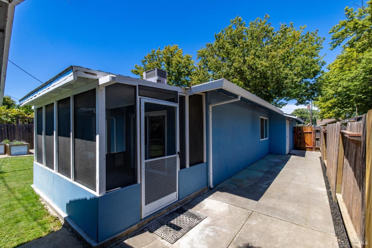 Detail Gallery Image 44 of 61 For 201 Ironwood St, Vacaville,  CA 95688 - 3 Beds | 1/1 Baths
