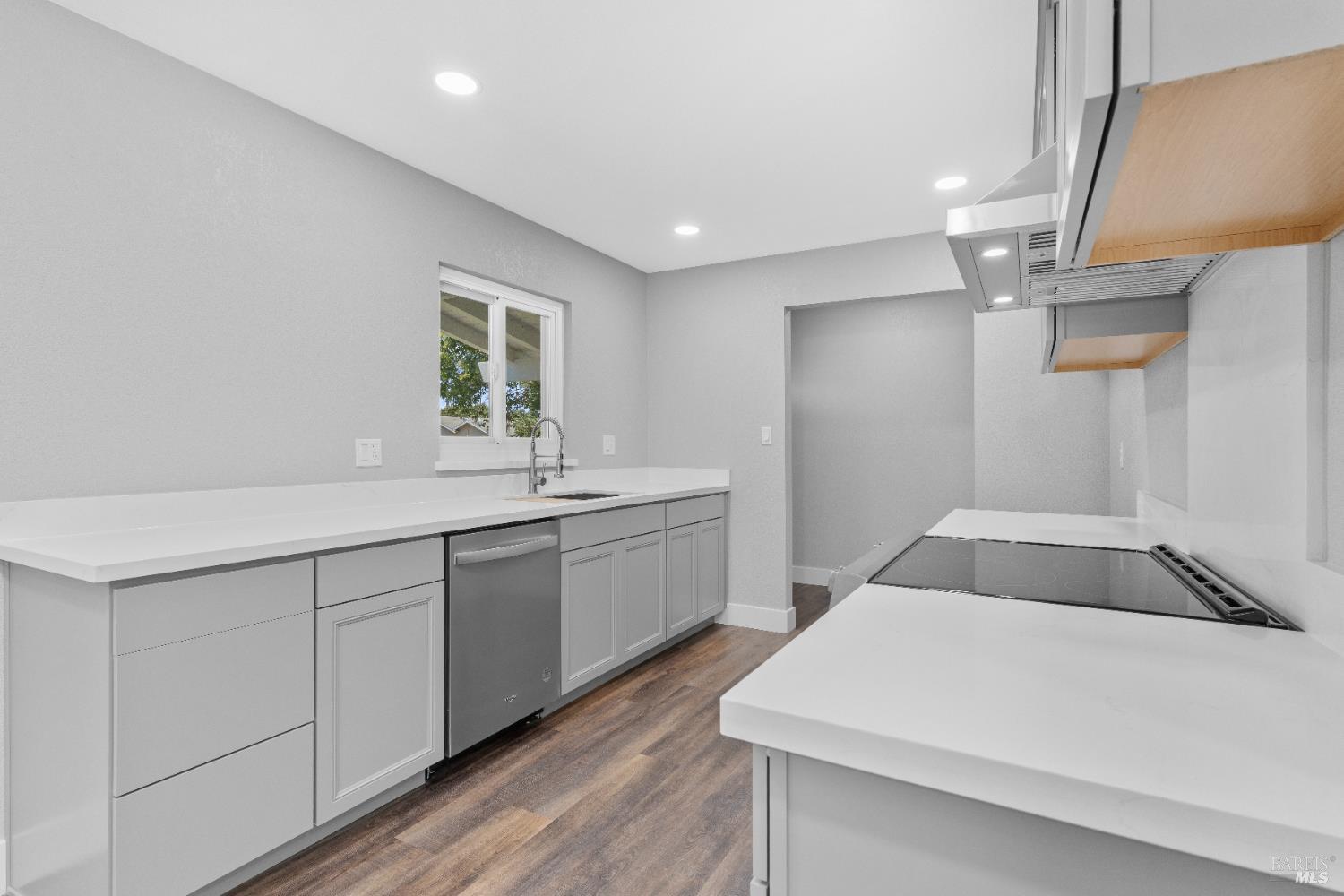 Detail Gallery Image 11 of 41 For 413 Acacia St, Fairfield,  CA 94533 - 3 Beds | 2 Baths