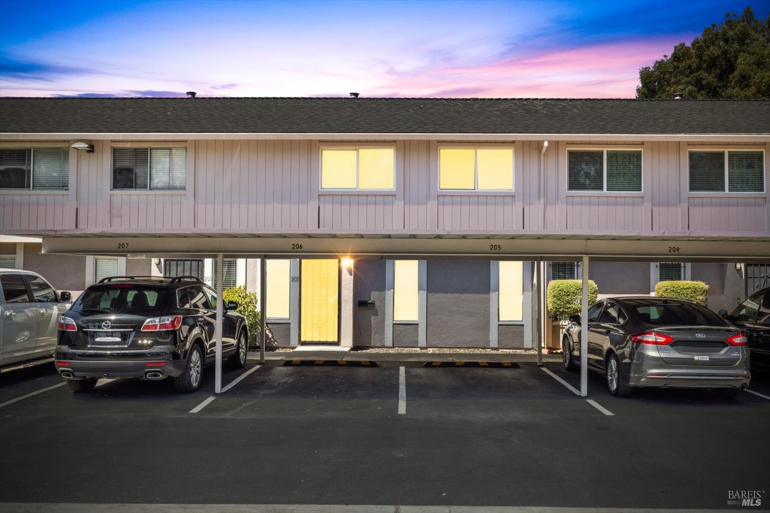 Detail Gallery Image 2 of 27 For 205 Del Luz Ct, Fairfield,  CA 94533 - 3 Beds | 1/1 Baths