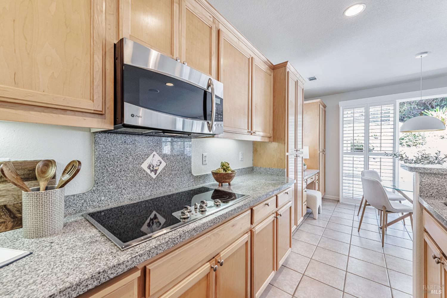 Detail Gallery Image 16 of 61 For 340 San Carlos Way, Novato,  CA 94945 - 4 Beds | 2/1 Baths
