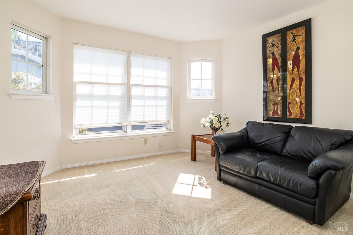Detail Gallery Image 20 of 26 For 26 Mariners Cir, San Rafael,  CA 94903 - 3 Beds | 3 Baths