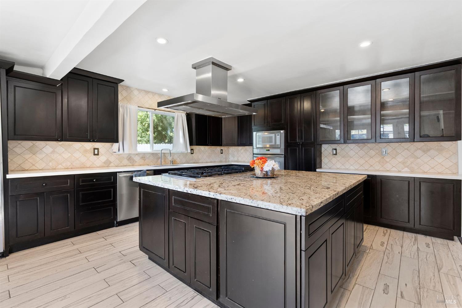Detail Gallery Image 3 of 42 For 1485 S Wright Rd, Santa Rosa,  CA 95407 - 5 Beds | 4 Baths