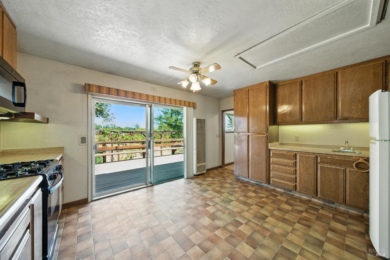 Detail Gallery Image 24 of 48 For 5295 N Hwy 116 Unkn, Sebastopol,  CA 95472 - 3 Beds | 2 Baths