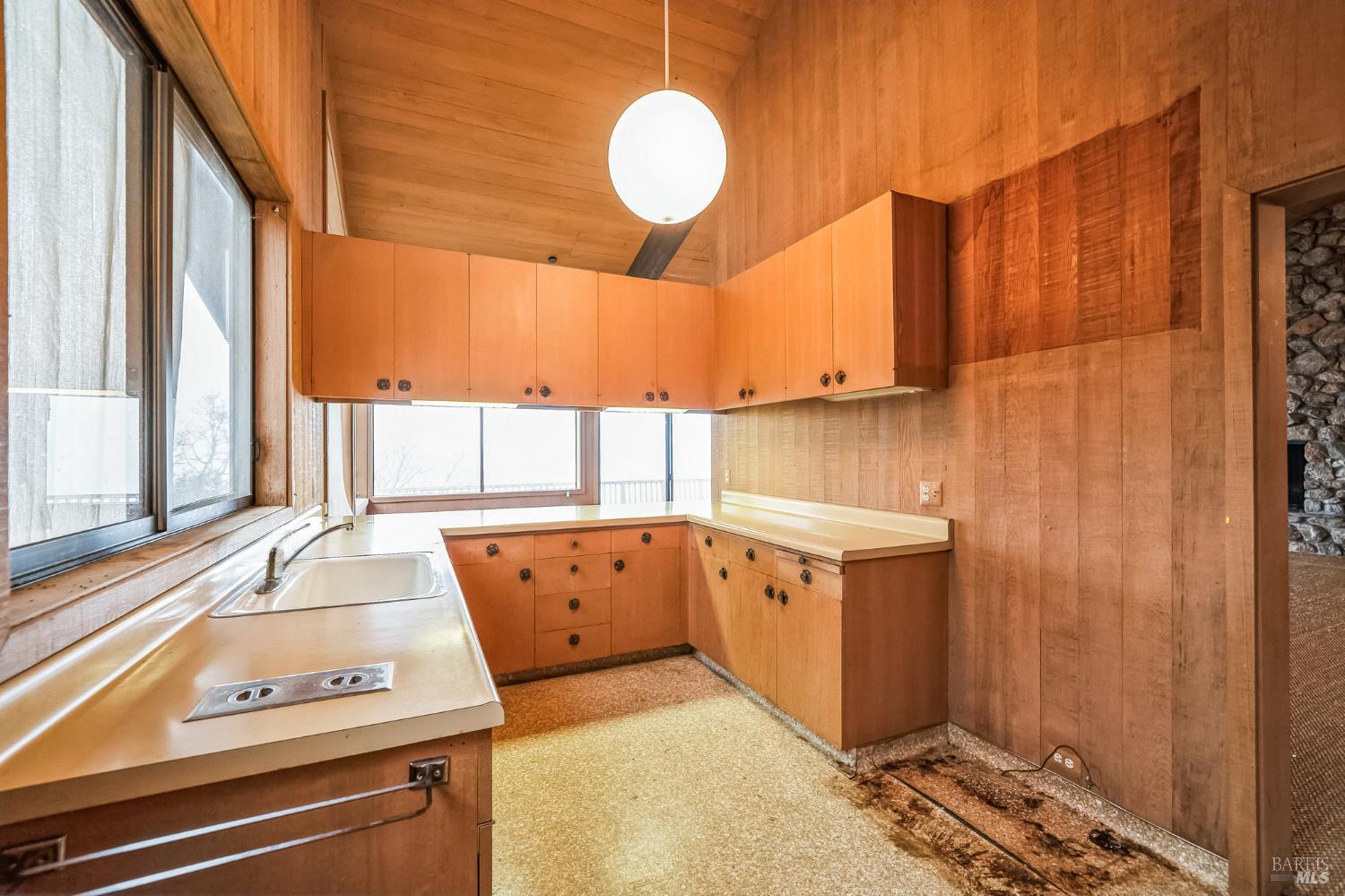 Detail Gallery Image 22 of 52 For 2000 Whitehall Ln, Saint Helena,  CA 94574 - 1 Beds | 2 Baths