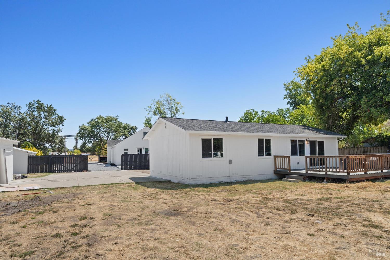 Detail Gallery Image 27 of 28 For 1055 S Wright Rd, Santa Rosa,  CA 95407 - 7 Beds | 3/1 Baths