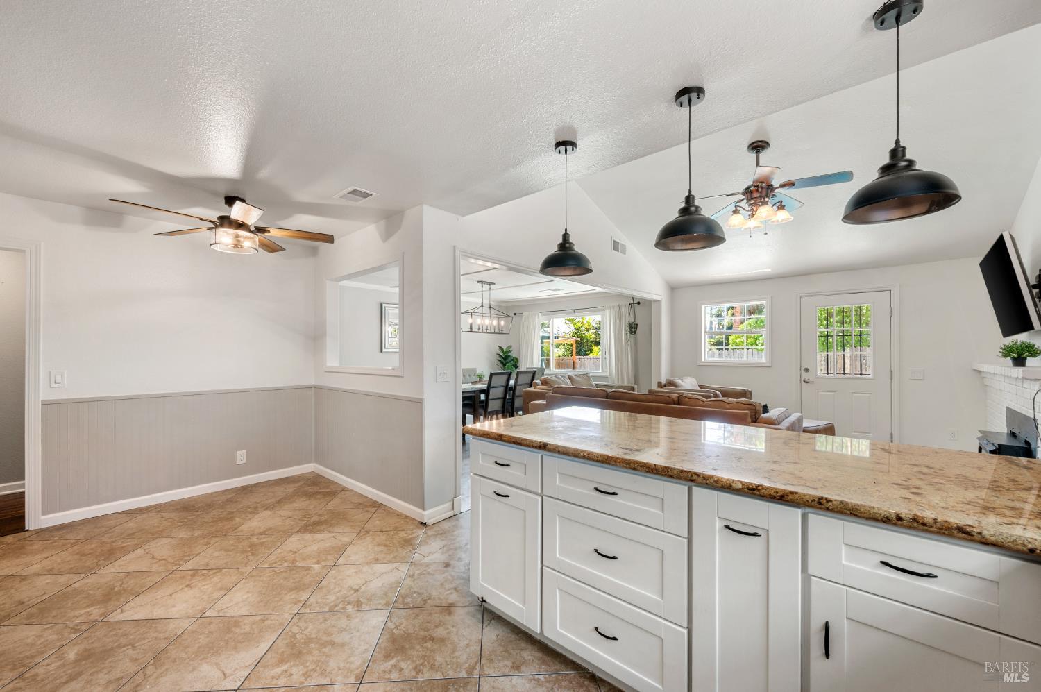 Detail Gallery Image 9 of 37 For 161 Andover Dr, Vacaville,  CA 95687 - 4 Beds | 2 Baths