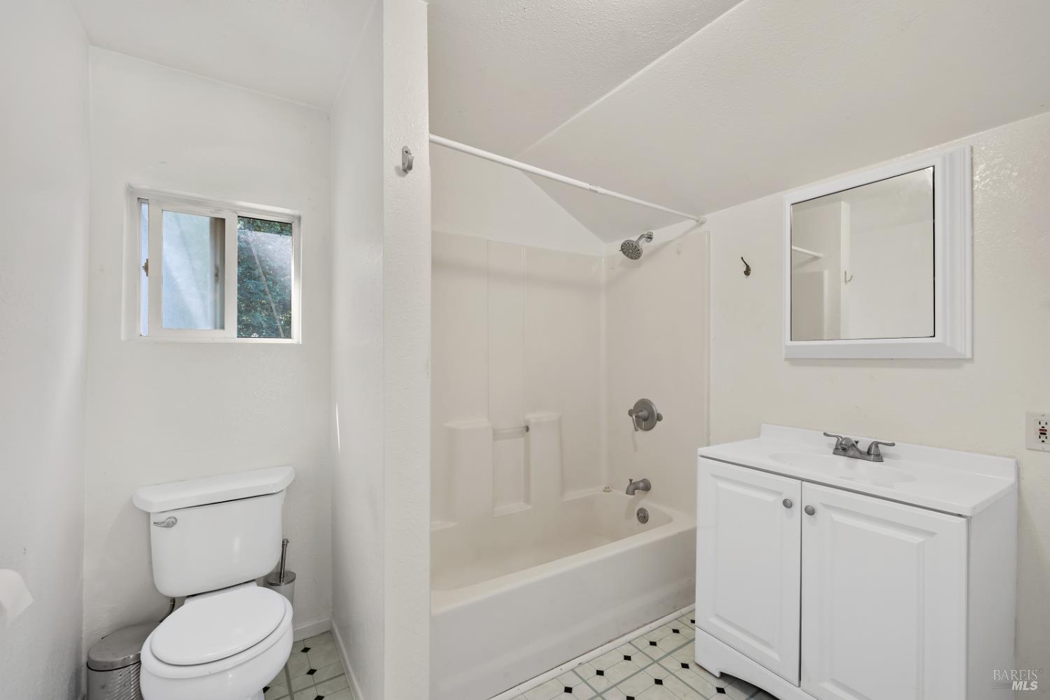 Detail Gallery Image 29 of 55 For 1194 Felta Rd, Healdsburg,  CA 95448 - 4 Beds | 3 Baths