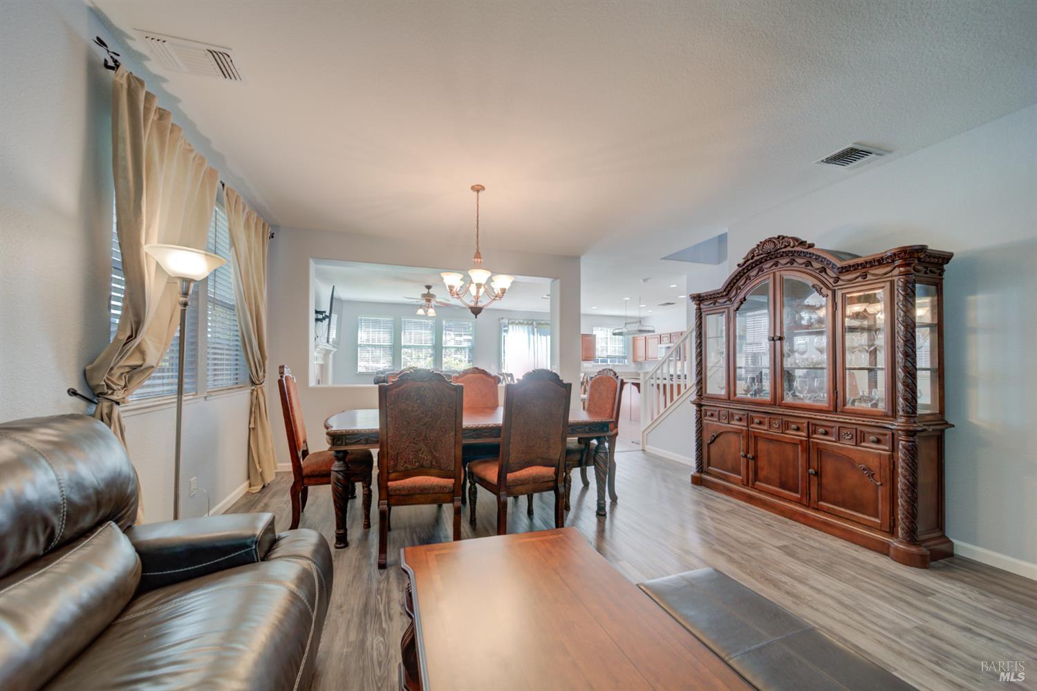 Detail Gallery Image 9 of 57 For 606 Idyllwild Ct, Fairfield,  CA 94534 - 4 Beds | 3 Baths