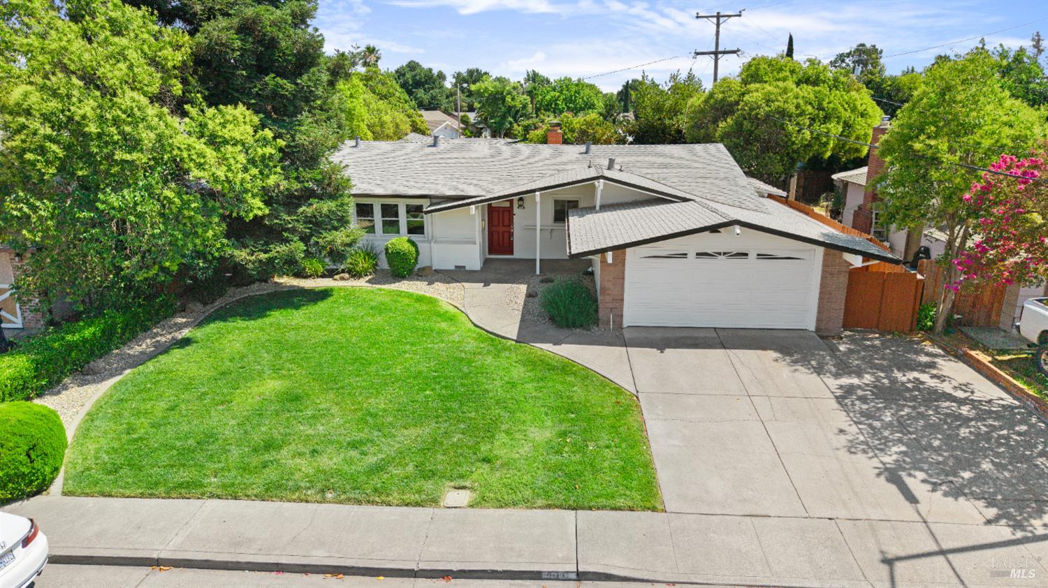 Detail Gallery Image 3 of 41 For 413 Acacia St, Fairfield,  CA 94533 - 3 Beds | 2 Baths