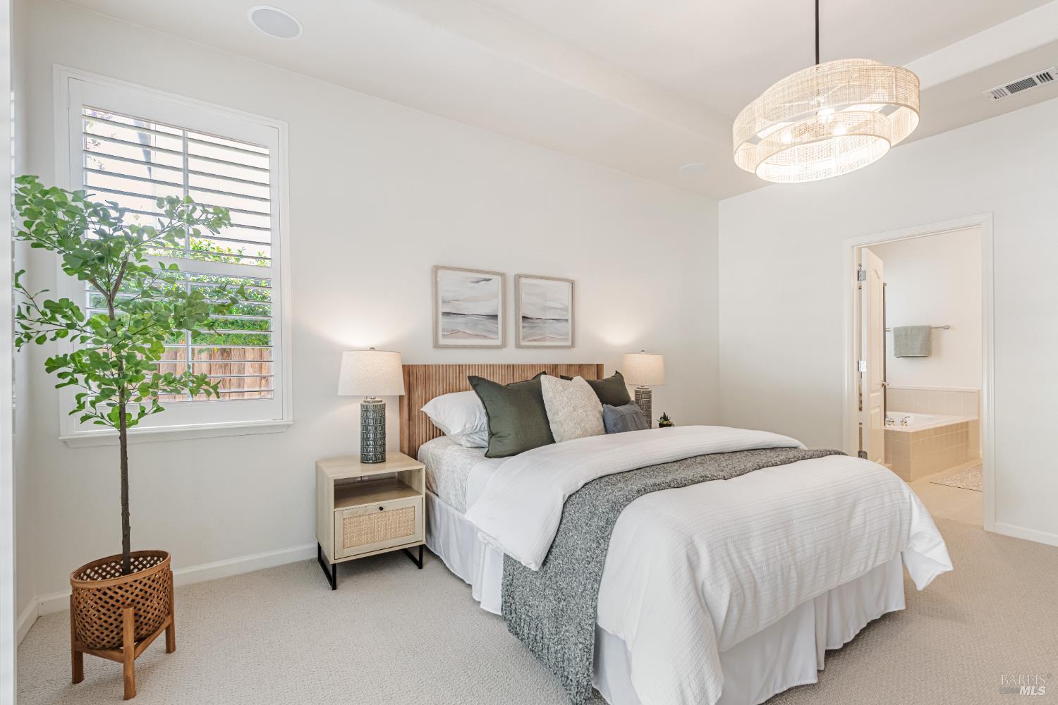 Detail Gallery Image 28 of 61 For 340 San Carlos Way, Novato,  CA 94945 - 4 Beds | 2/1 Baths