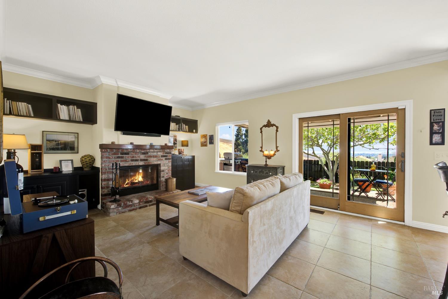 Detail Gallery Image 13 of 79 For 3105 Cherry Valley Cir, Fairfield,  CA 94534 - 5 Beds | 3 Baths