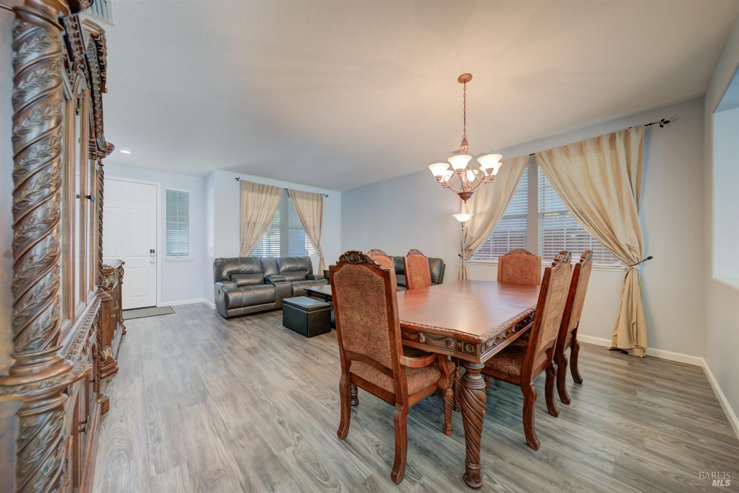 Detail Gallery Image 11 of 57 For 606 Idyllwild Ct, Fairfield,  CA 94534 - 4 Beds | 3 Baths
