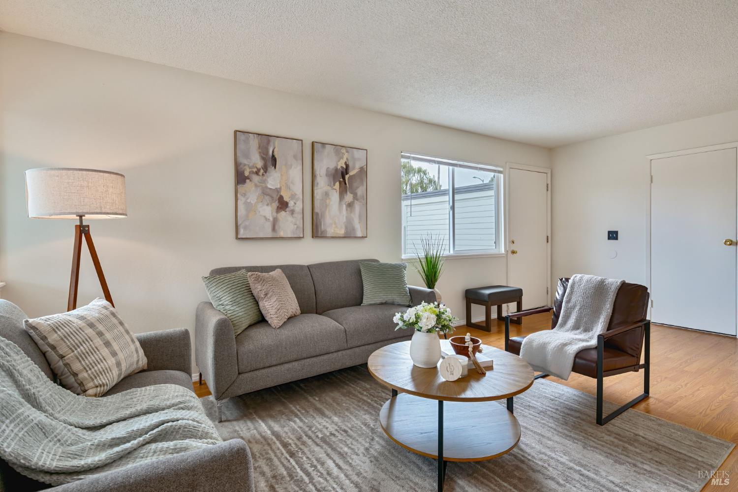 Detail Gallery Image 5 of 32 For 140 Boggs Ct, Vallejo,  CA 94589 - 2 Beds | 2 Baths