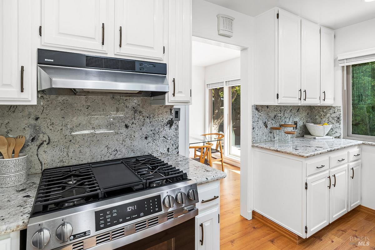 Detail Gallery Image 11 of 23 For 406 Corrillo Dr, San Rafael,  CA 94903 - 3 Beds | 1 Baths