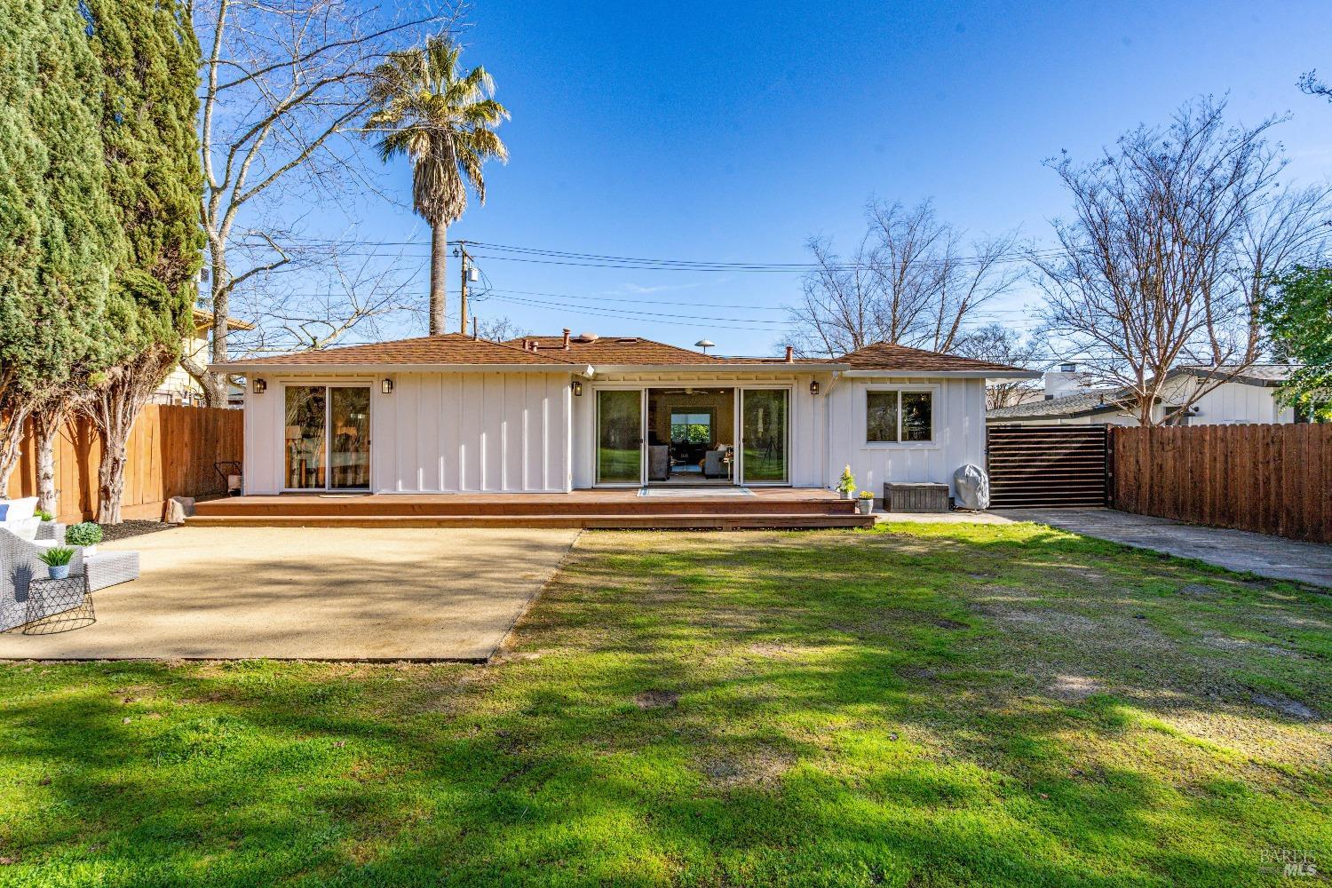 Detail Gallery Image 23 of 27 For 1133 Oak Ave, Saint Helena,  CA 94574 - 3 Beds | 2 Baths