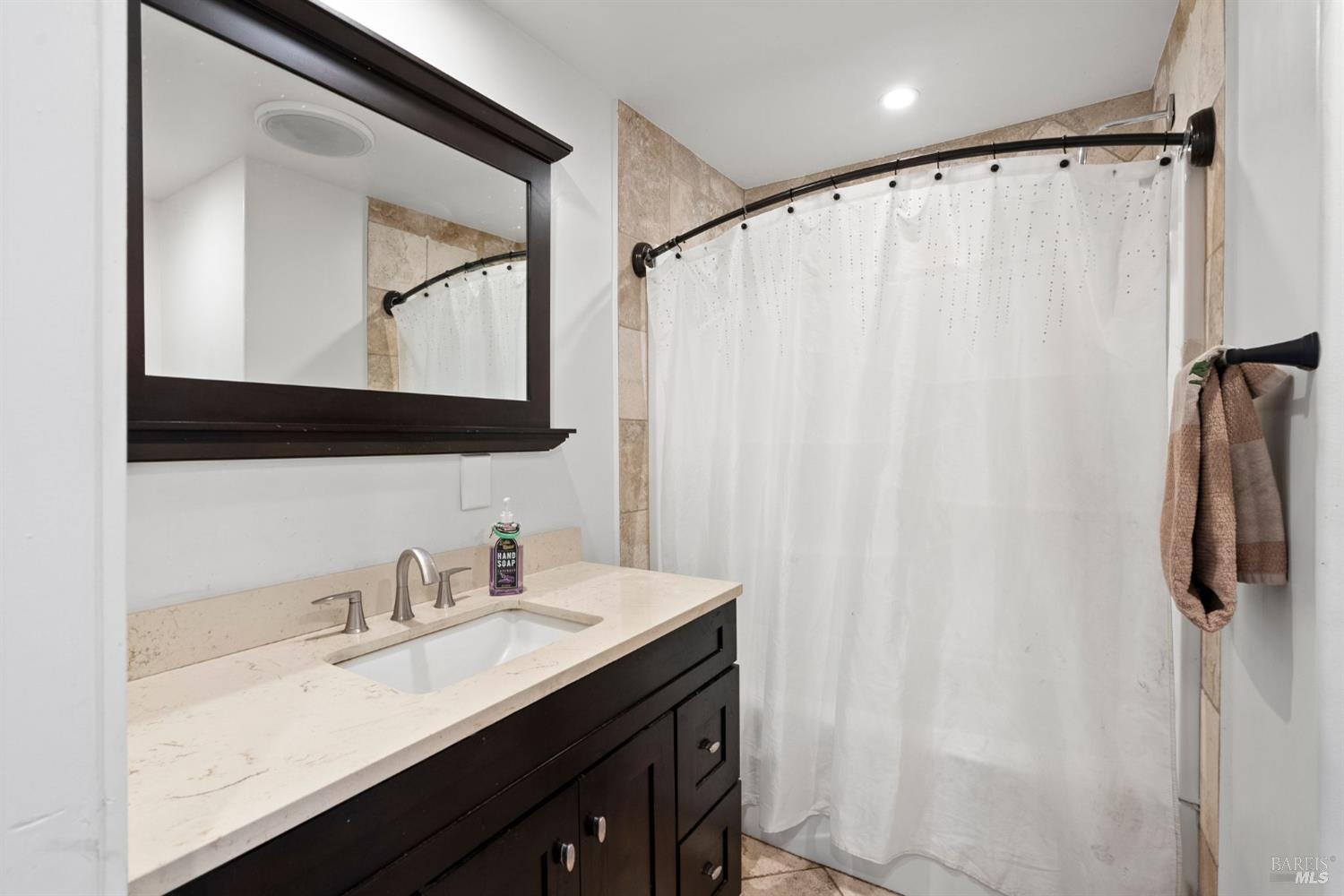 Detail Gallery Image 10 of 42 For 1485 S Wright Rd, Santa Rosa,  CA 95407 - 5 Beds | 4 Baths