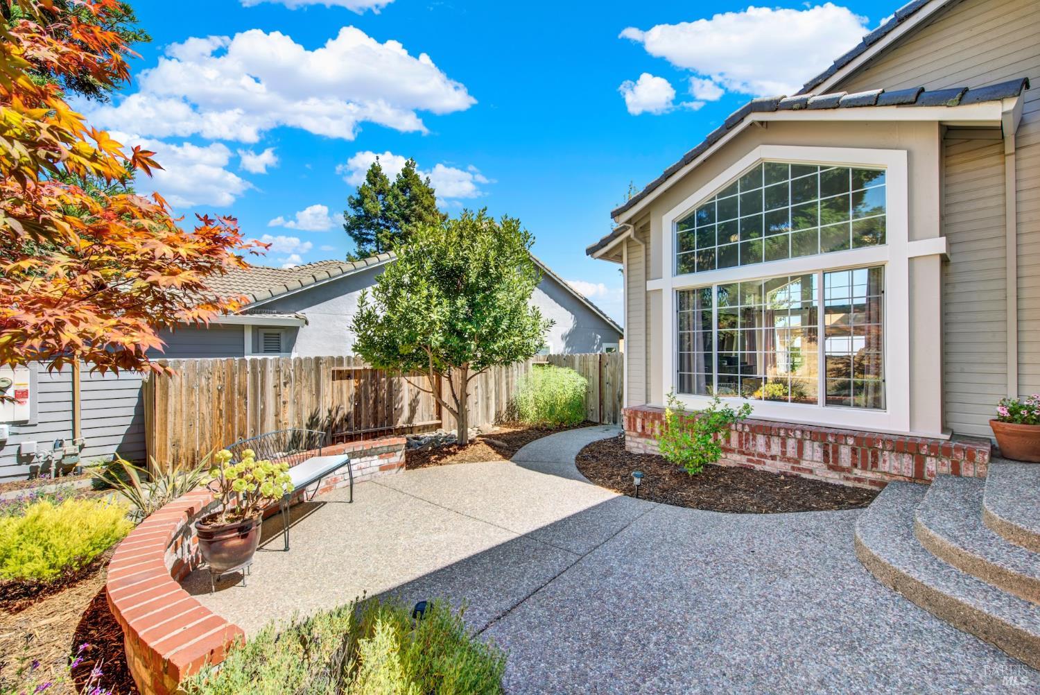 Detail Gallery Image 9 of 79 For 3105 Cherry Valley Cir, Fairfield,  CA 94534 - 5 Beds | 3 Baths