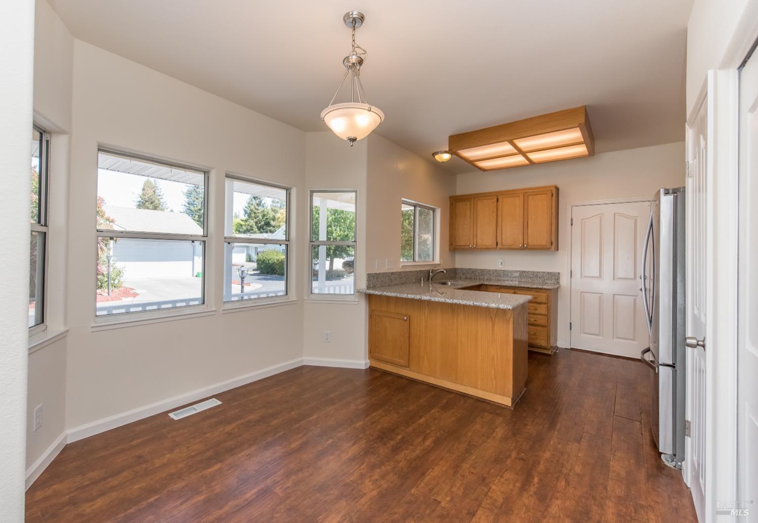 Detail Gallery Image 26 of 31 For 1747 Eardley Ave, Santa Rosa,  CA 95401 - 2 Beds | 2 Baths