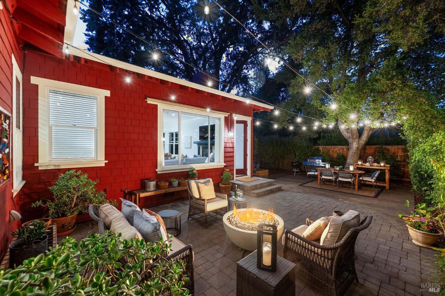 Detail Gallery Image 24 of 27 For 900 Donner Ave, Sonoma,  CA 95476 - 3 Beds | 2 Baths