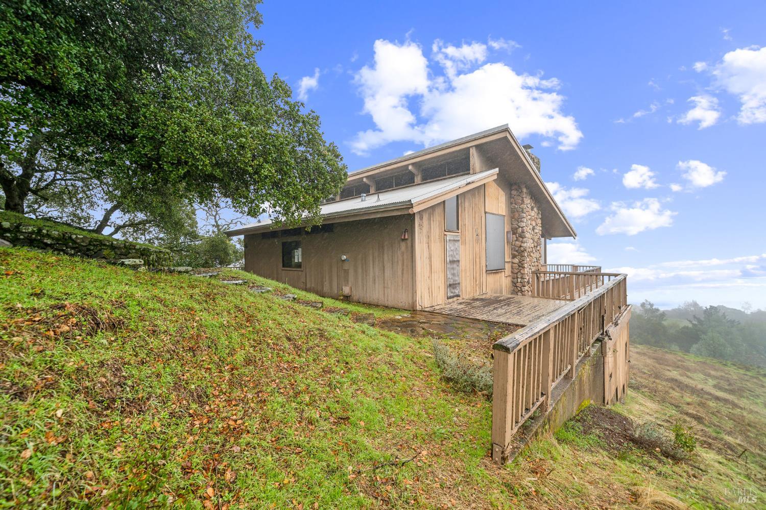 Detail Gallery Image 16 of 52 For 2000 Whitehall Ln, Saint Helena,  CA 94574 - 1 Beds | 2 Baths