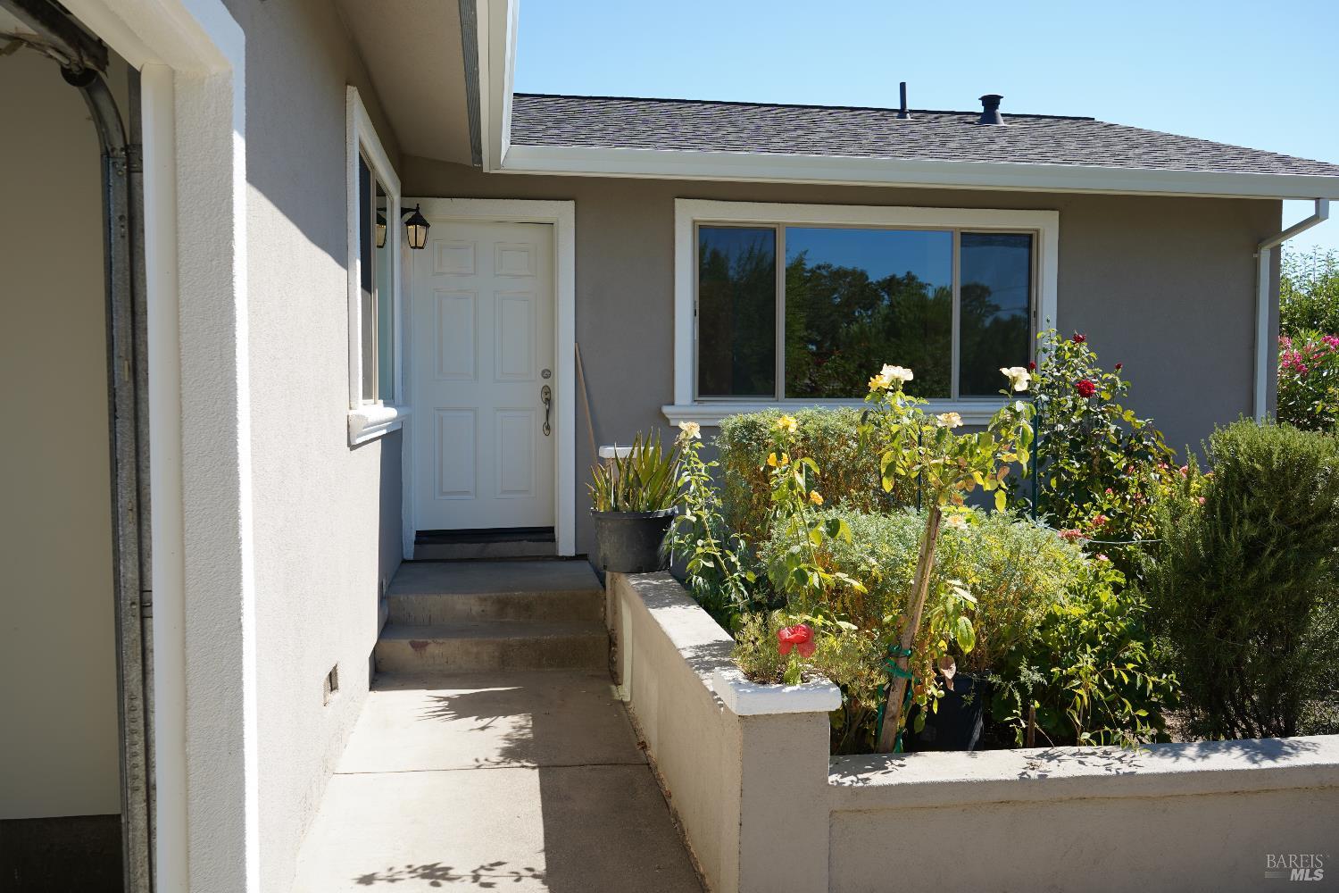 Detail Gallery Image 4 of 57 For 9896 Sunray Pl, Windsor,  CA 95492 - 4 Beds | 2 Baths