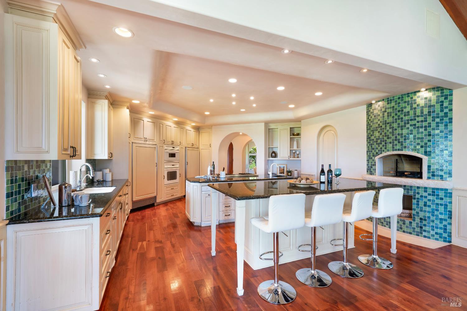Detail Gallery Image 26 of 51 For 3211 Dry Creek Rd, Napa,  CA 94558 - 5 Beds | 5/3 Baths
