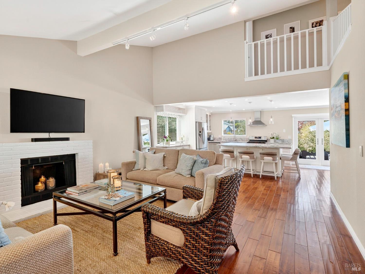 Detail Gallery Image 2 of 46 For 245 Hummingbird Ct, Healdsburg,  CA 95448 - 4 Beds | 2 Baths