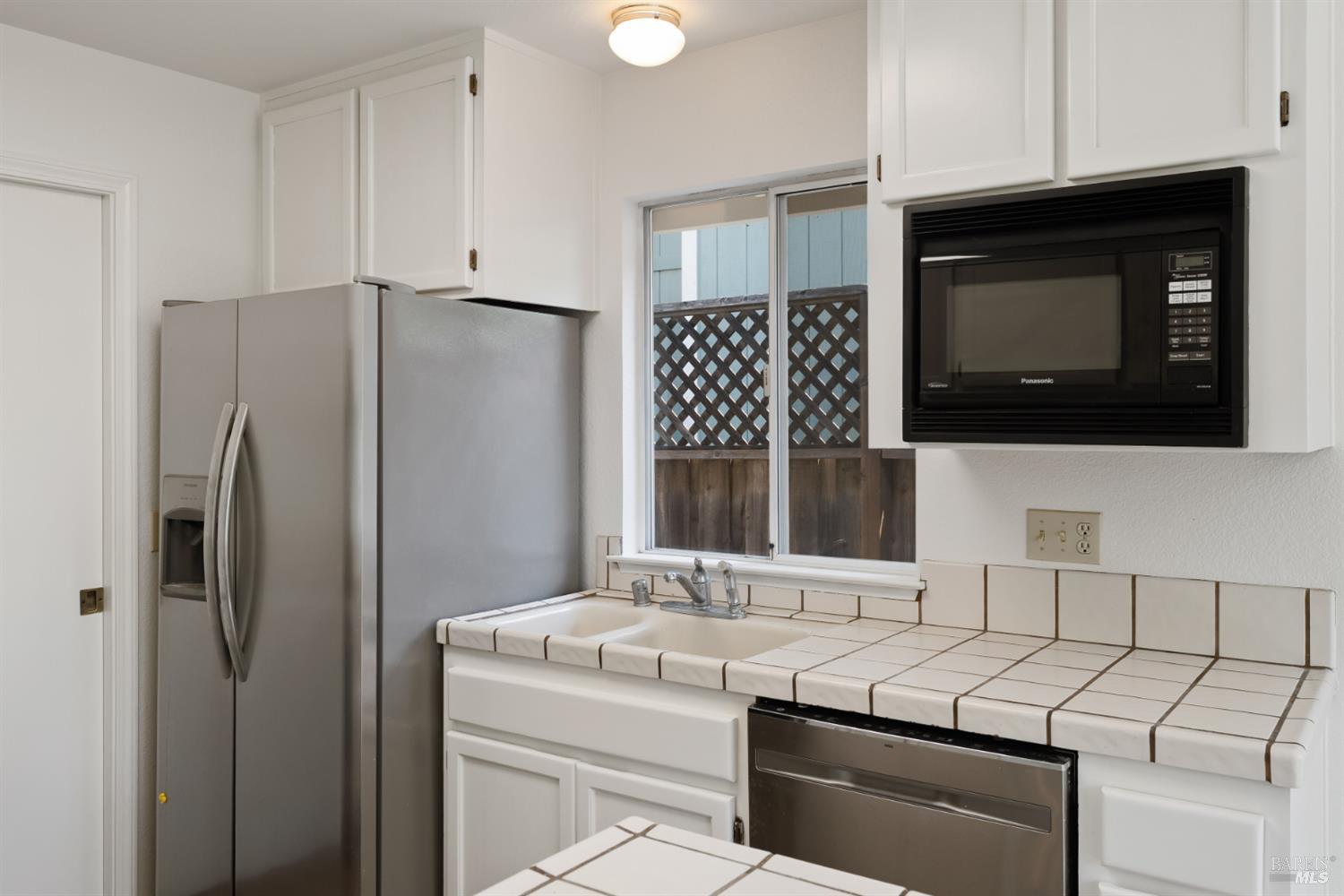 Detail Gallery Image 17 of 42 For 842 Country Meadow Ln, Sonoma,  CA 95476 - 3 Beds | 2 Baths