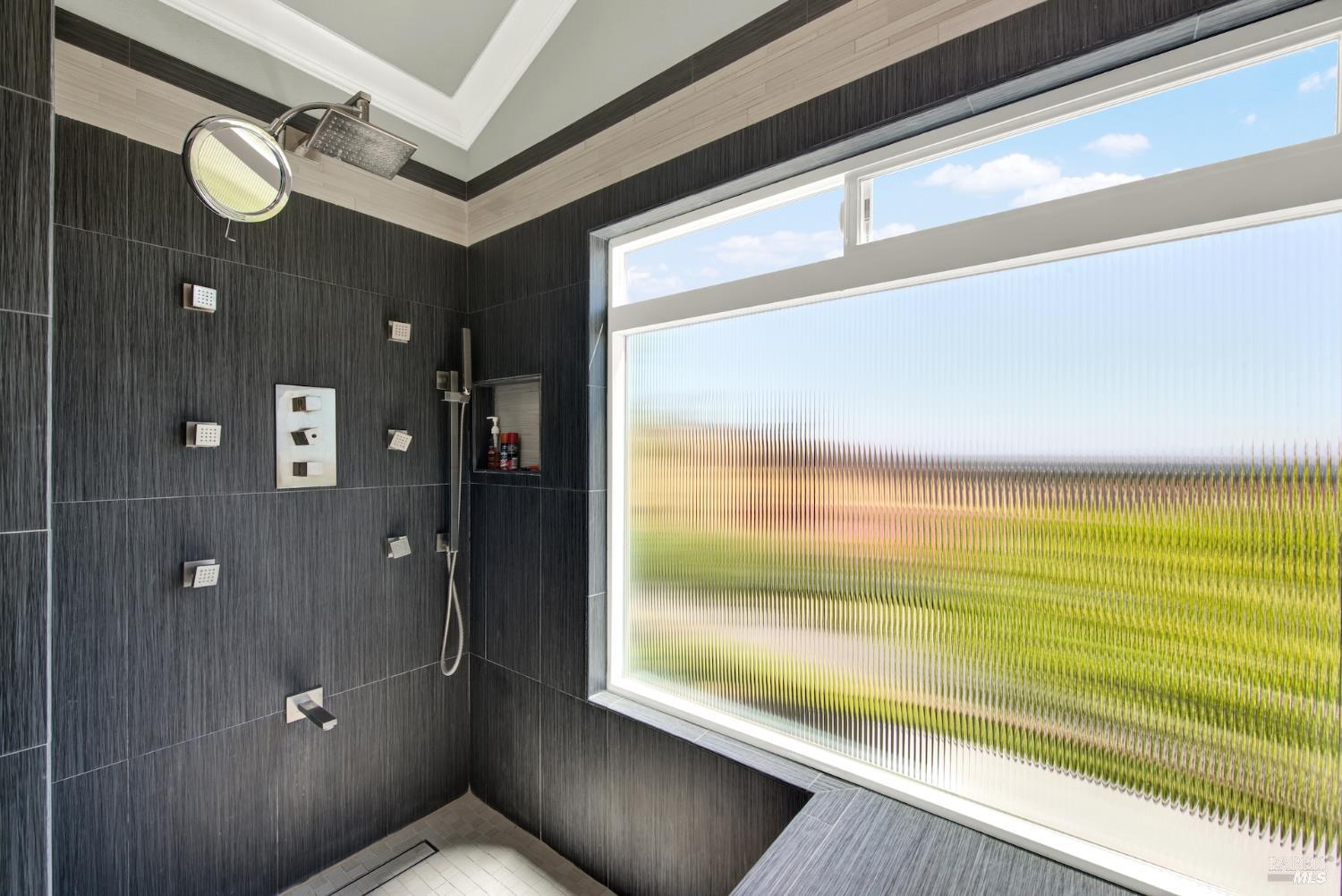 Detail Gallery Image 27 of 79 For 3105 Cherry Valley Cir, Fairfield,  CA 94534 - 5 Beds | 3 Baths