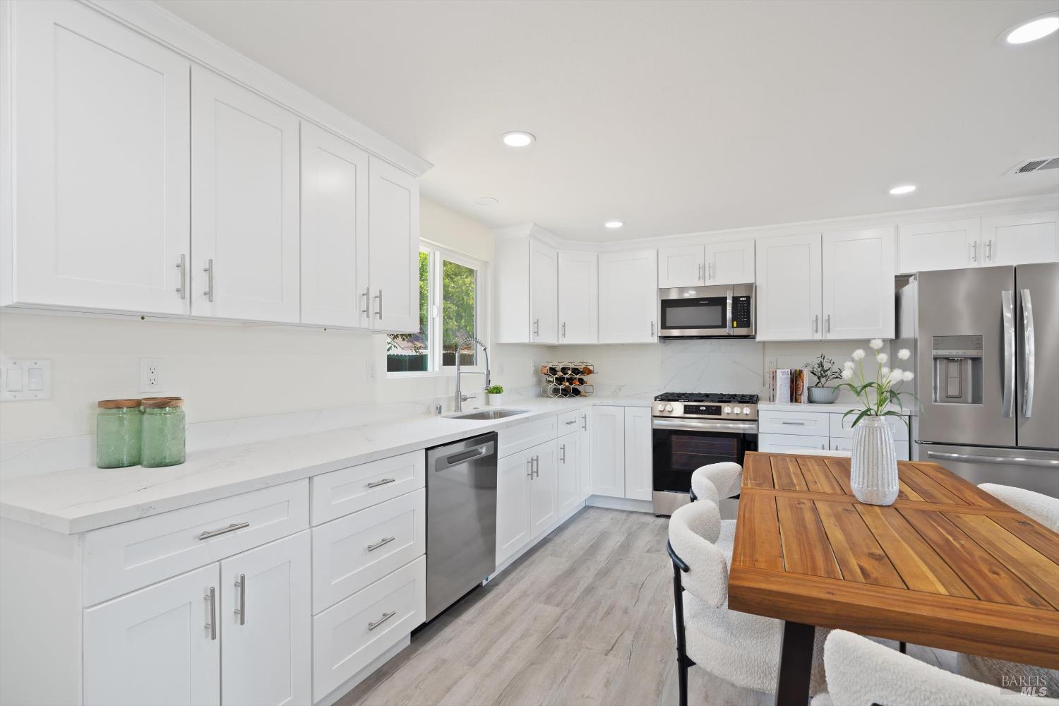 Detail Gallery Image 21 of 28 For 1055 S Wright Rd, Santa Rosa,  CA 95407 - 7 Beds | 3/1 Baths
