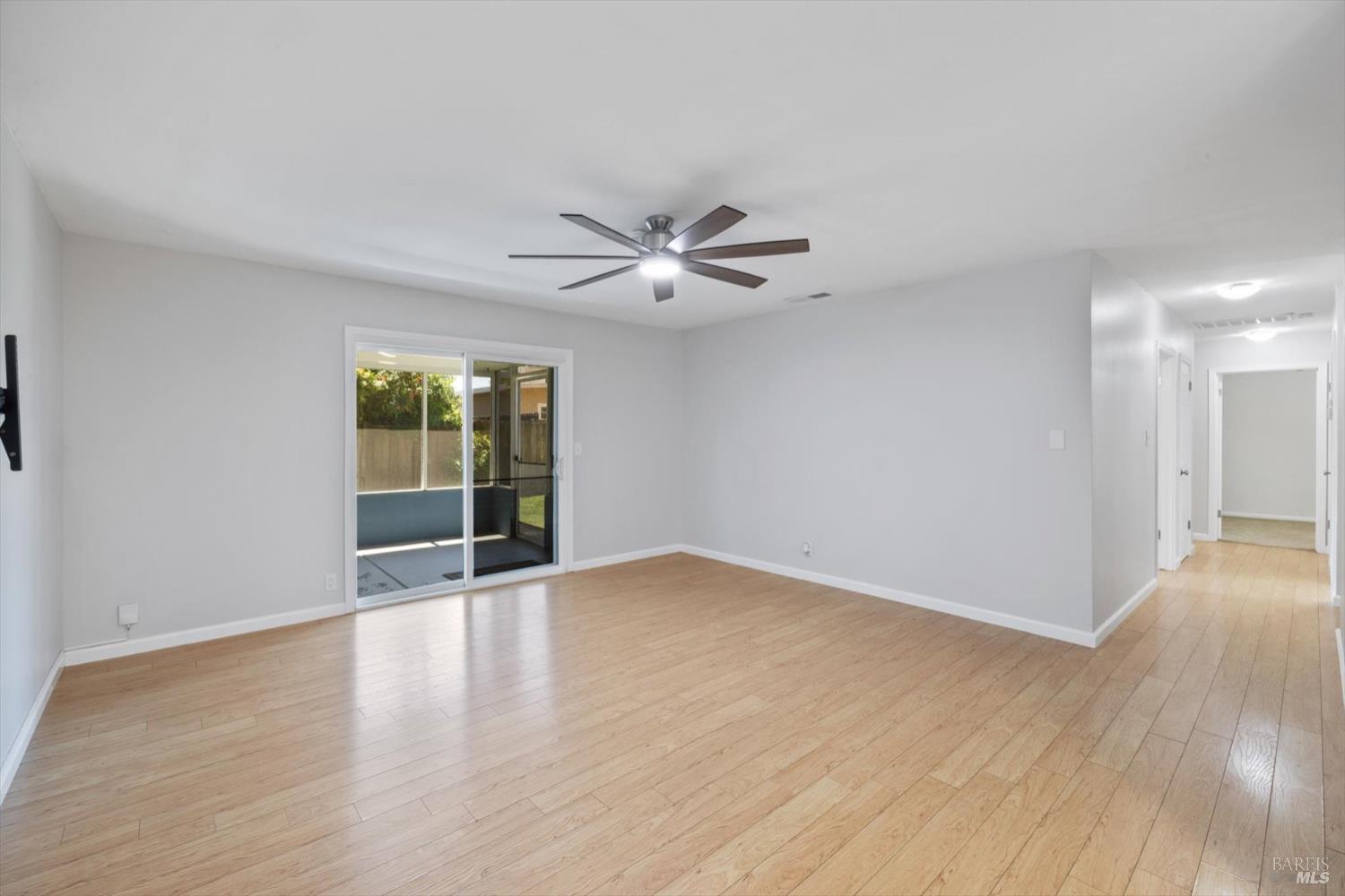 Detail Gallery Image 14 of 61 For 201 Ironwood St, Vacaville,  CA 95688 - 3 Beds | 1/1 Baths